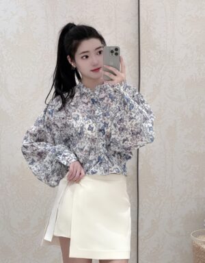 나비 프린트 블라우스