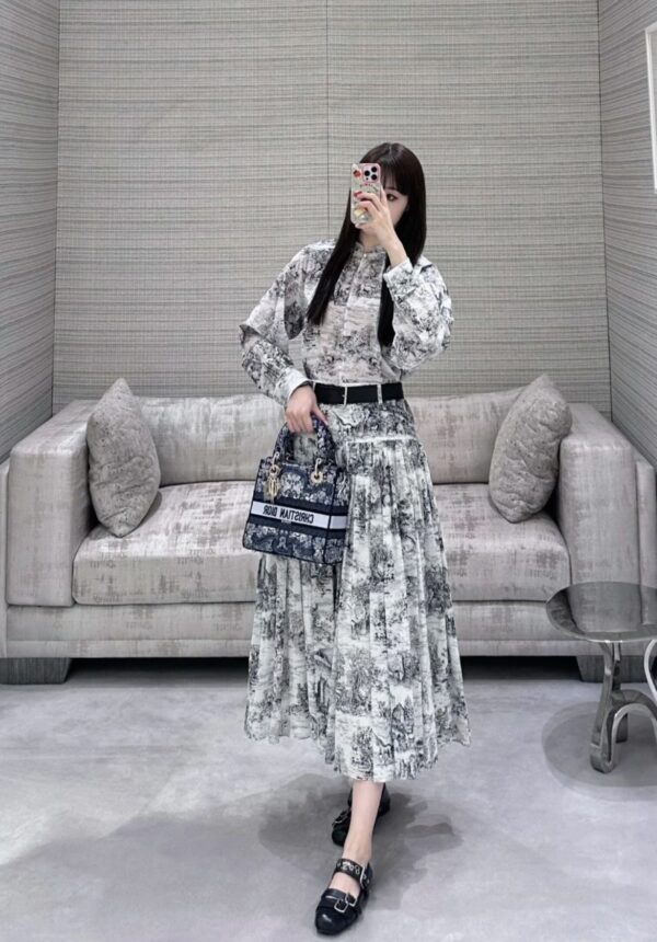 스코틀랜드 쥬이 프린트 미디 스커트