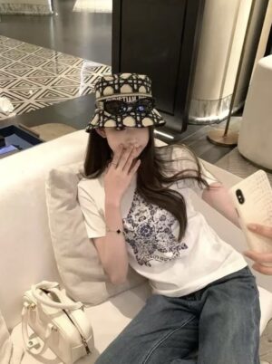 펜타곤 스타 자수 프린트 티셔츠